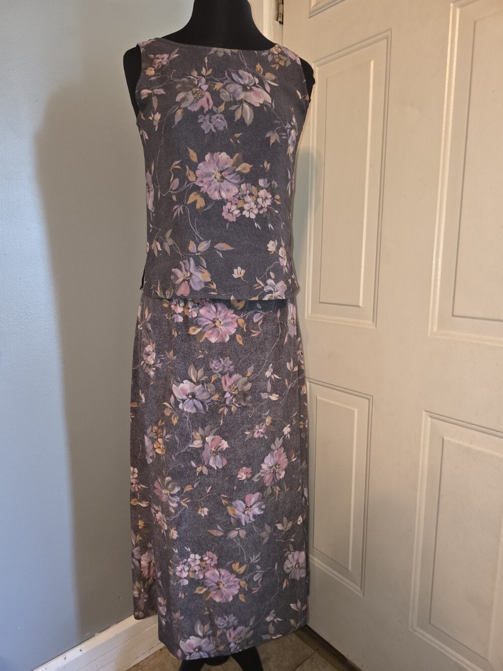 Casual Corner Sheath Dress 100% Silk Womens Sz 4 Floral Pink Purple Cocktail